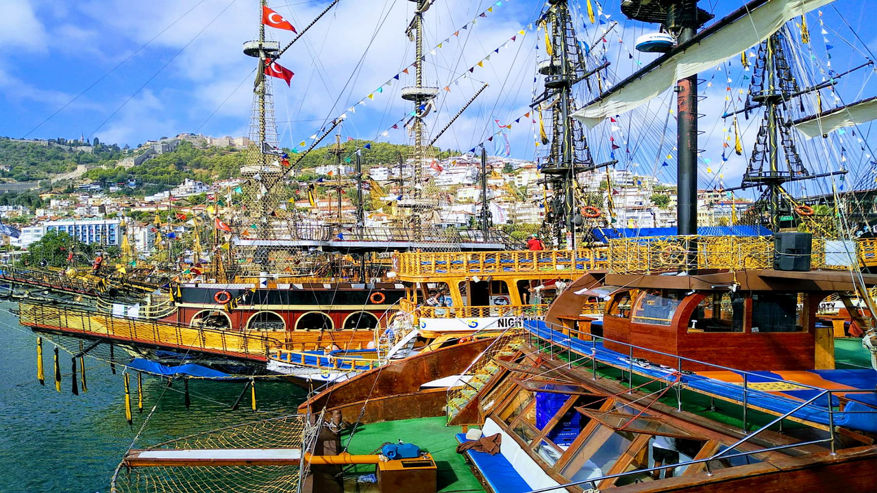 Alanya vs. Antalya: Ein Vergleich der Urlaubsdestinationen